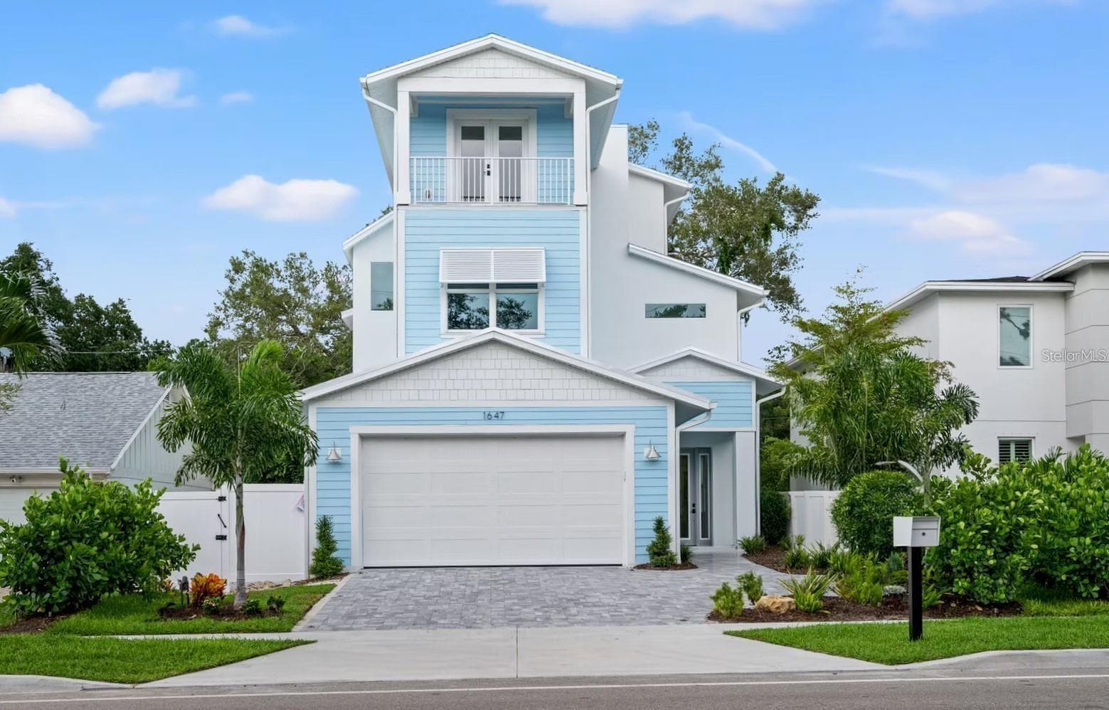 1647 SIESTA DRIVE