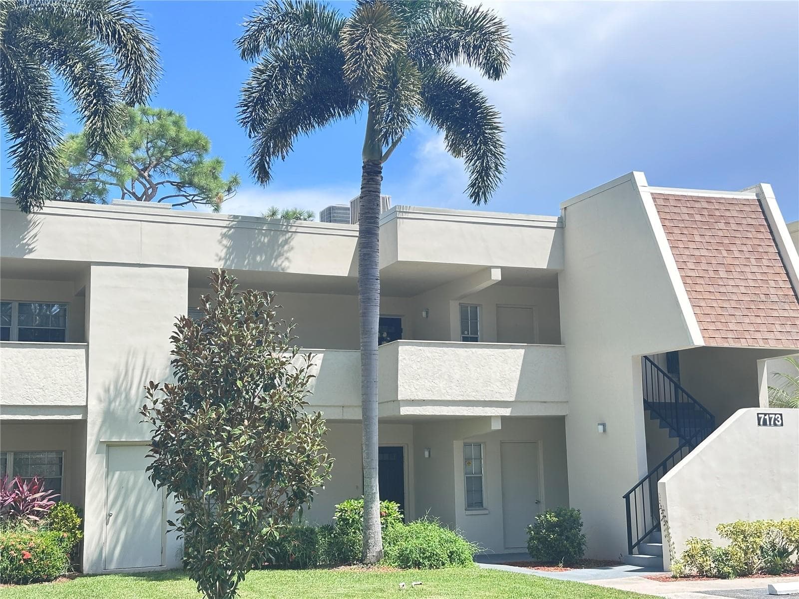 7173 COUNTRY CLUB DRIVE