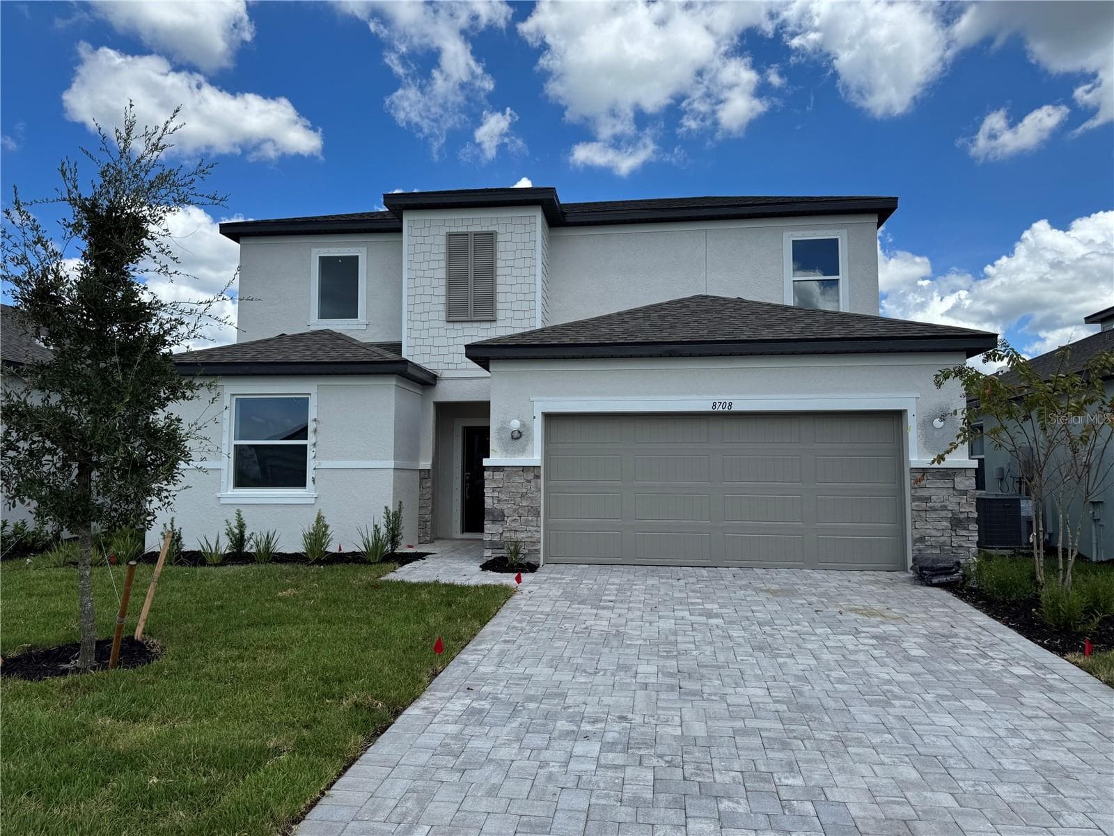 8708 CANARD COVE