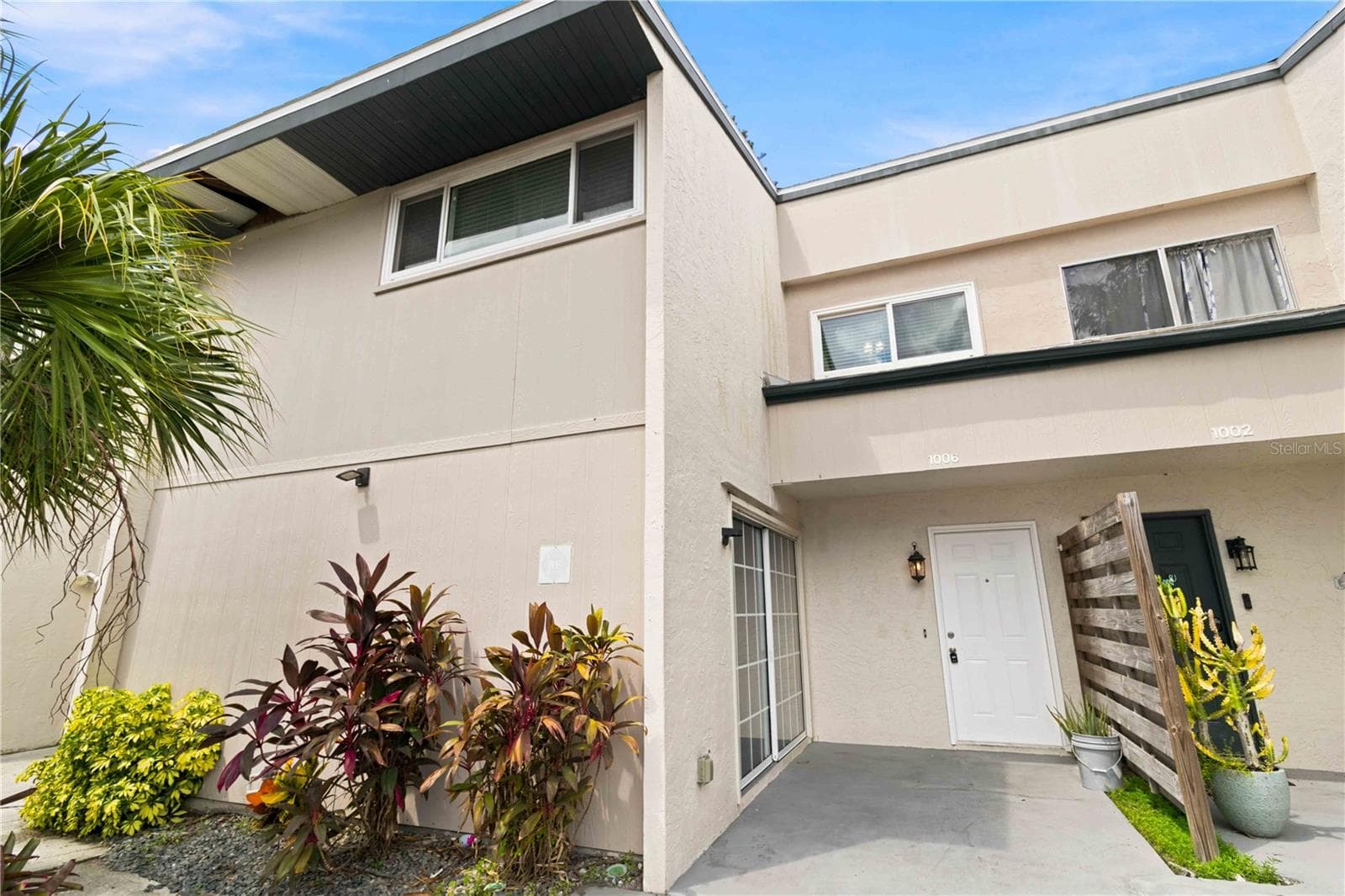 1006 LONGFELLOW COURT