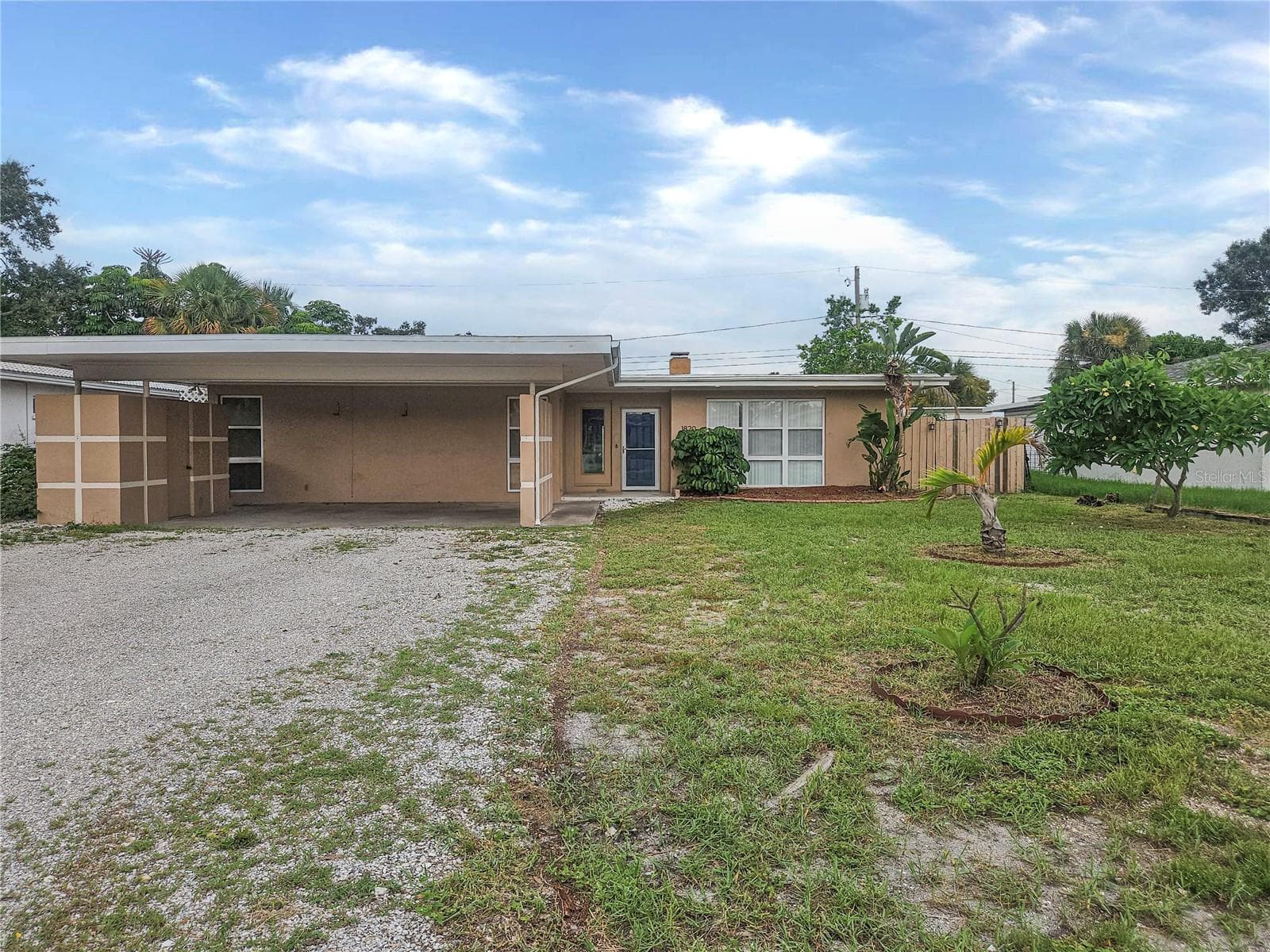 1820 LOMBARDY DRIVE