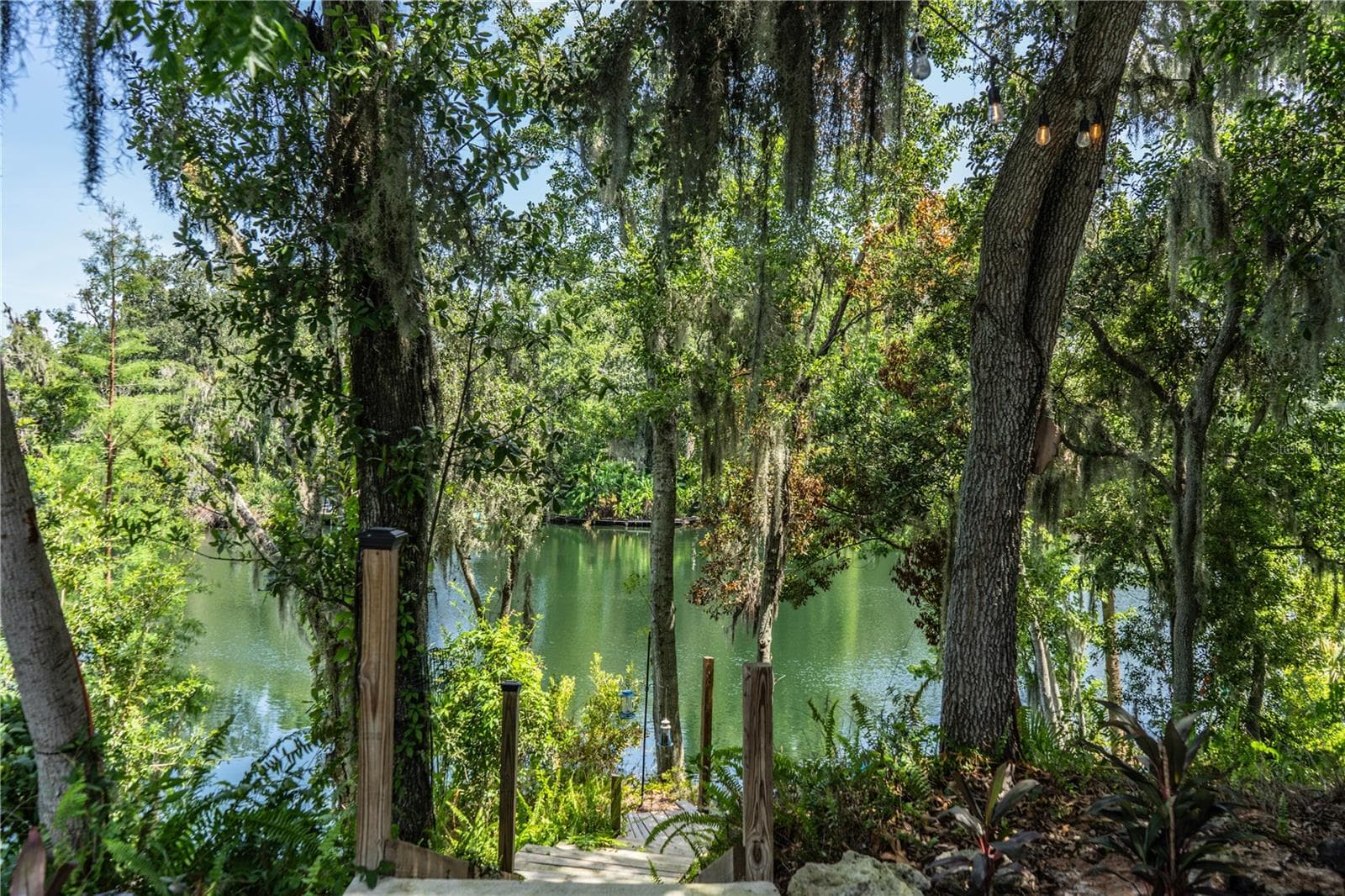 950 LAKE COVE TRAIL