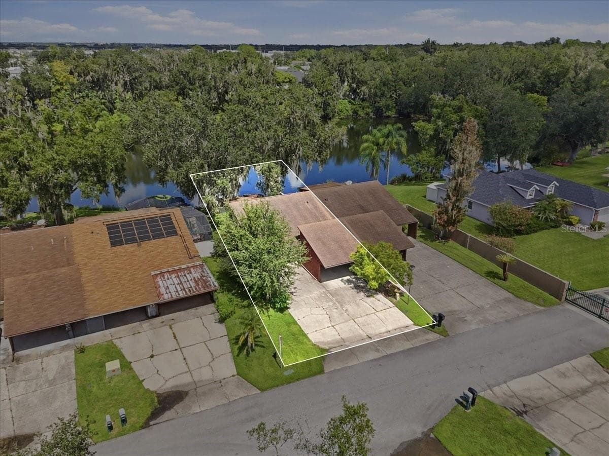 368 LAKE HARRIS DRIVE