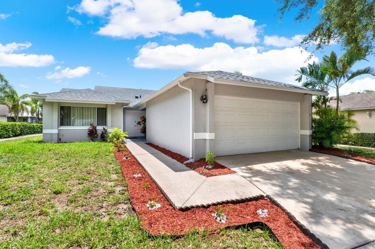 963 BEACH BREEZE DRIVE