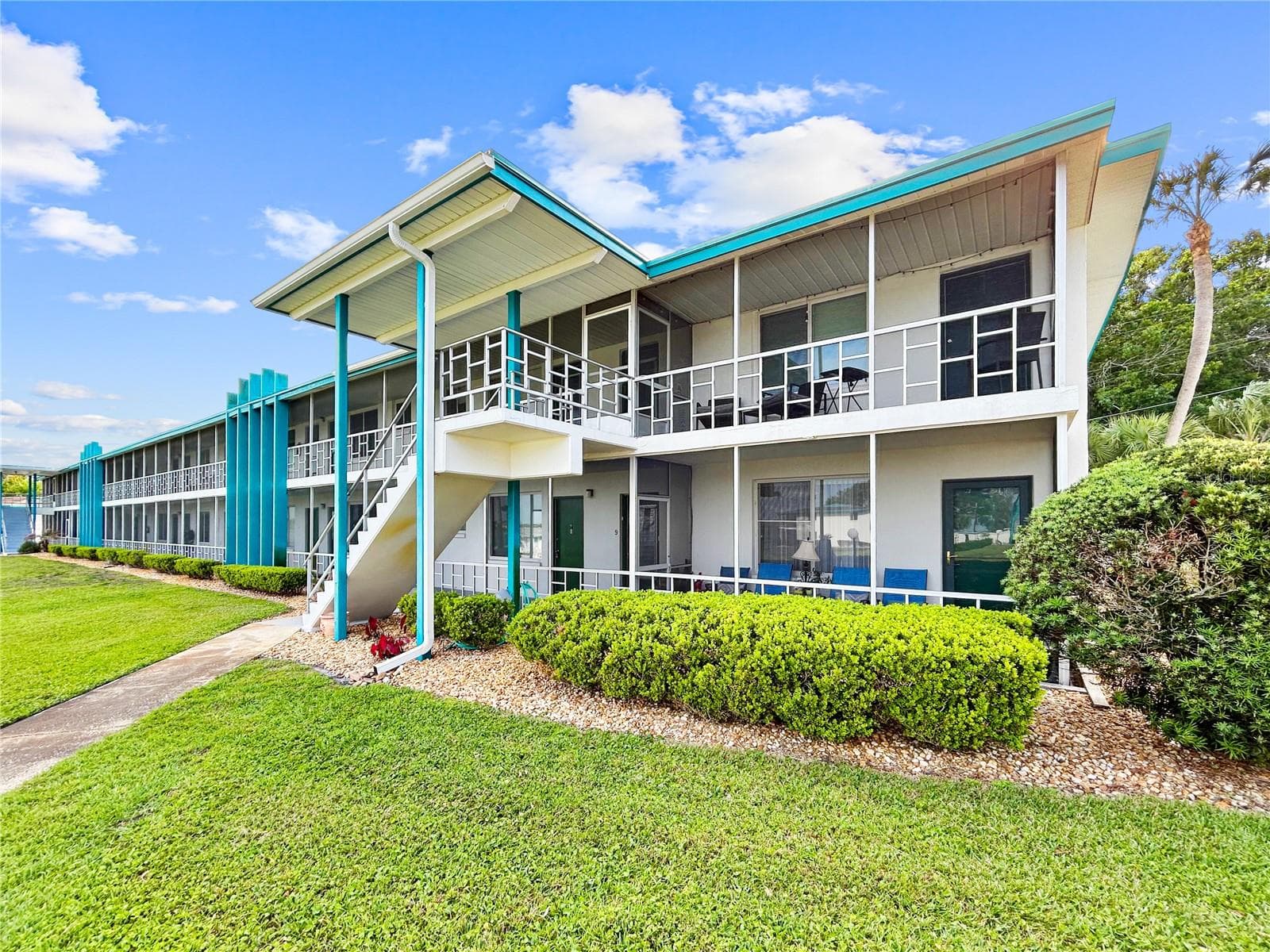 1600 LAKE PARKER DRIVE