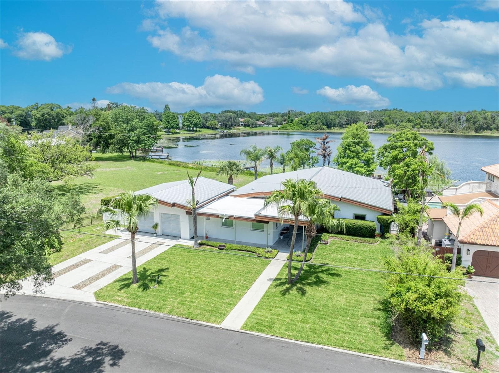 1841 LAKE SPIER DRIVE