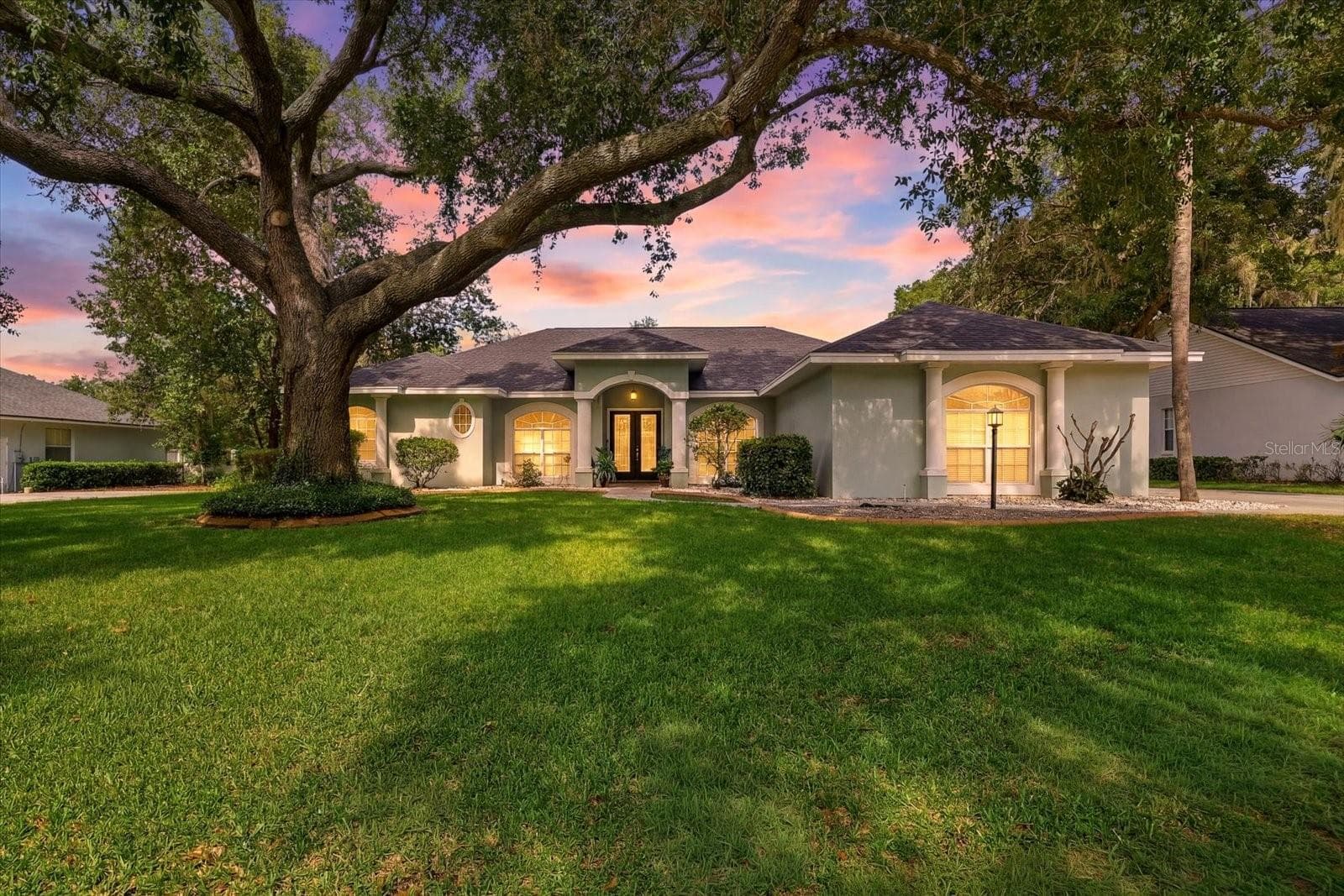 6636 ROYAL FOREST DRIVE