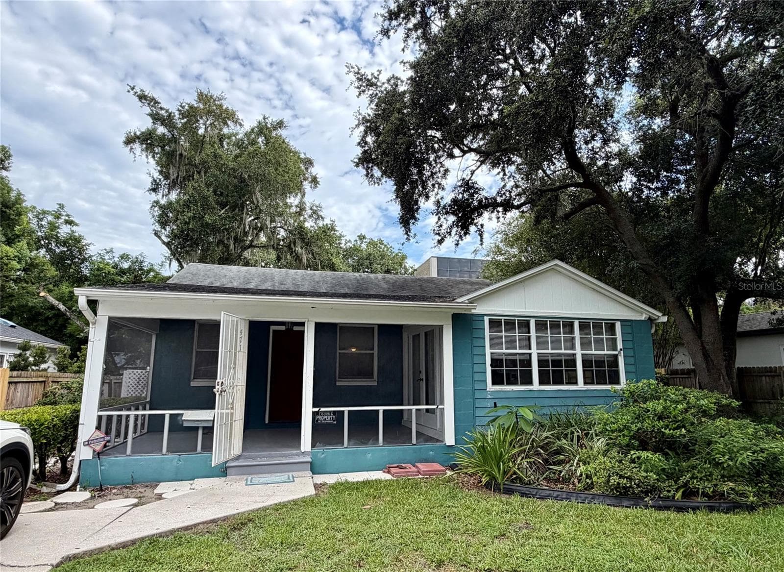 471 HOLT AVENUE