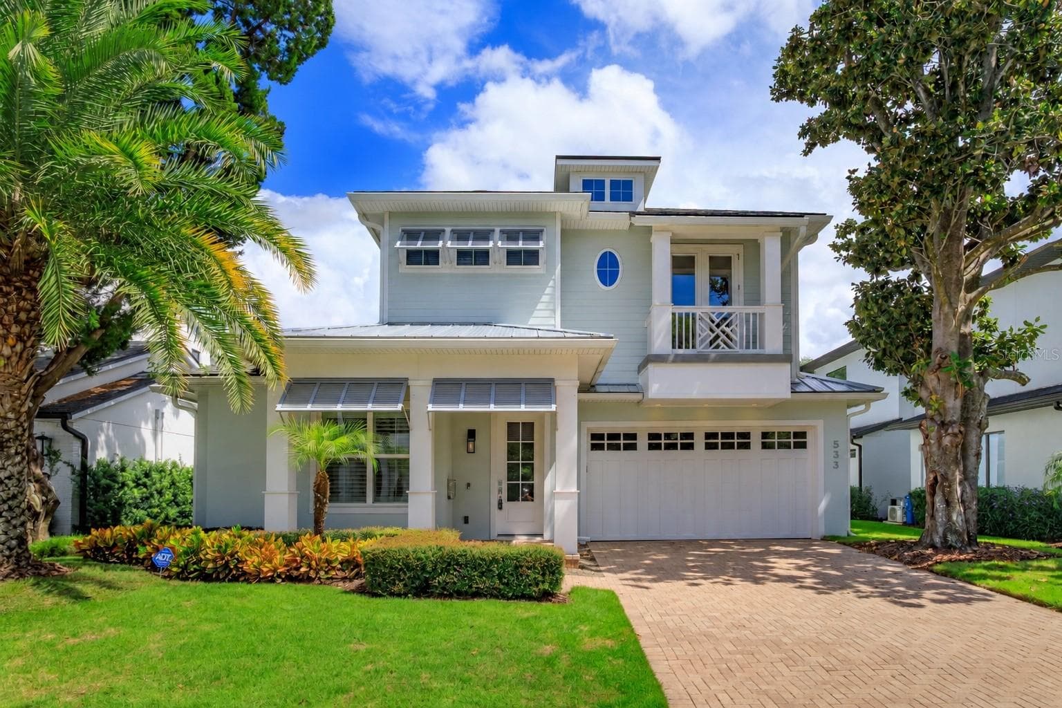 533 COUNTRY CLUB DRIVE