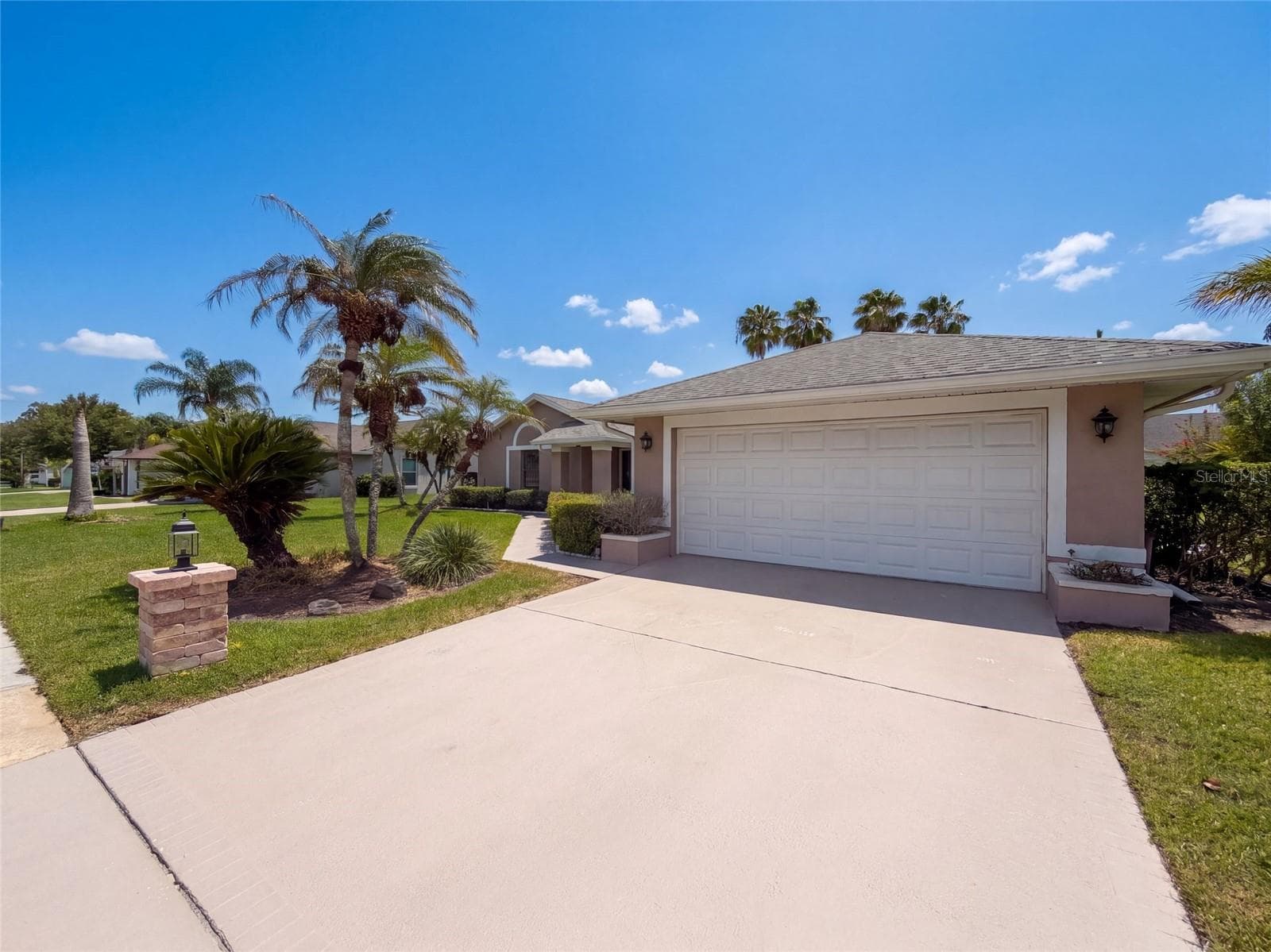 14725 EAGLES CROSSING DRIVE
