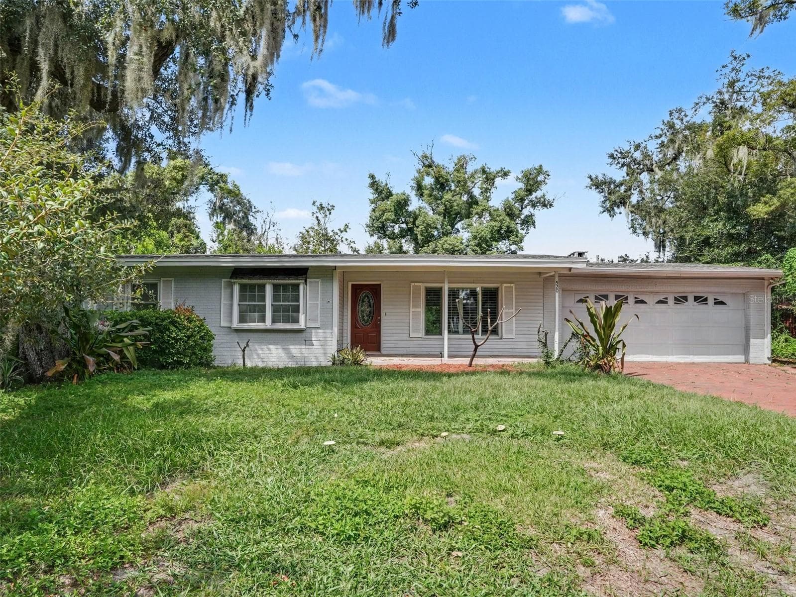 520 LAUREL LANE