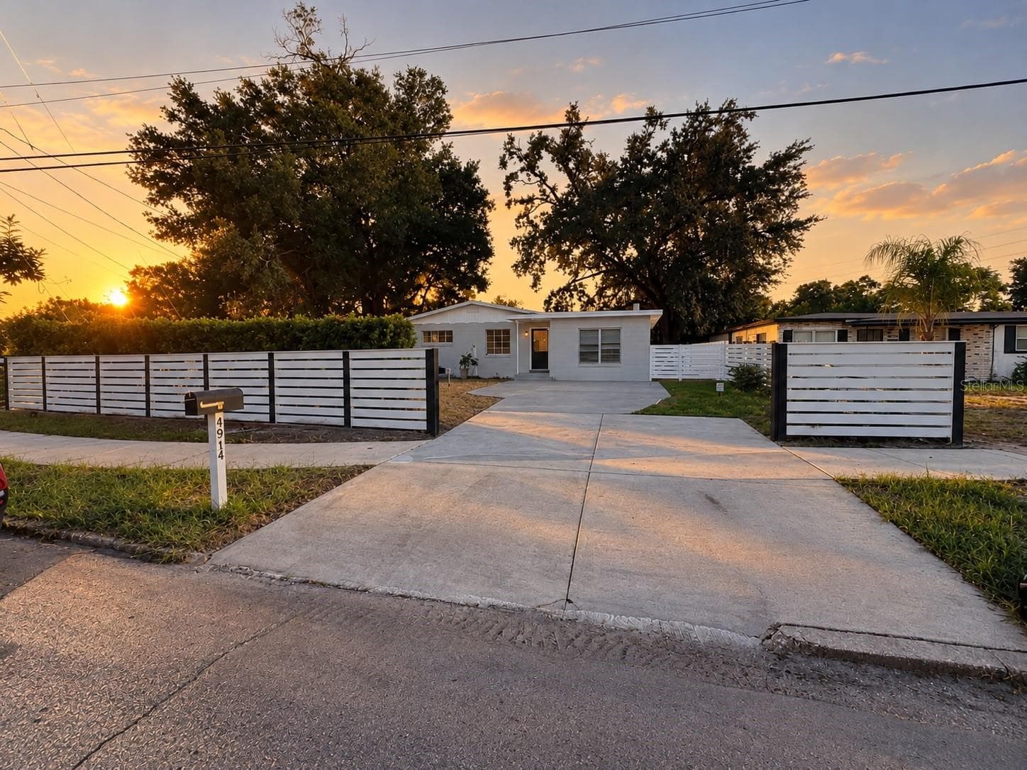 4914 CORTEZ DRIVE
