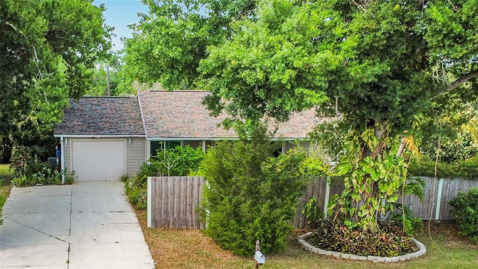 601 SEMINOLE DRIVE