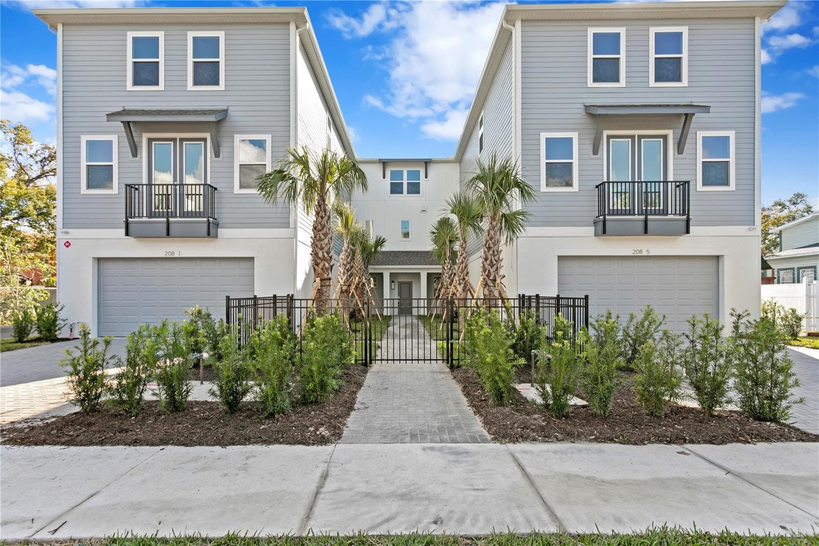 208 FRANCES AVENUE