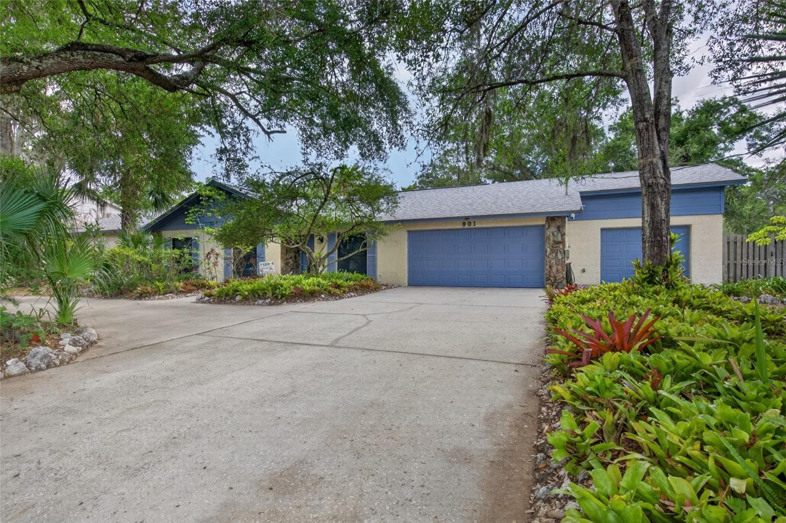 901 RIVER DRIVE
