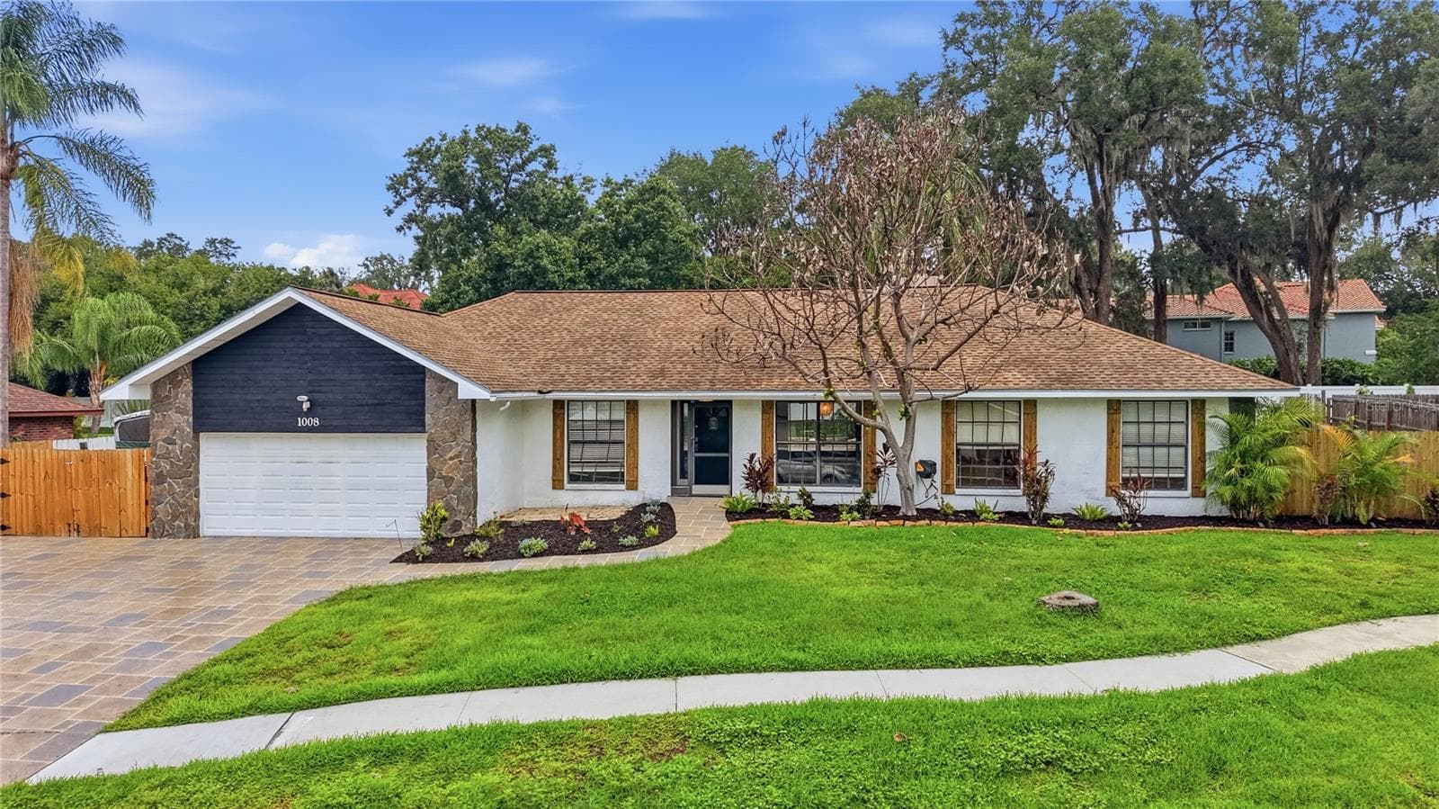 1008 OAKRIDGE MANOR DRIVE