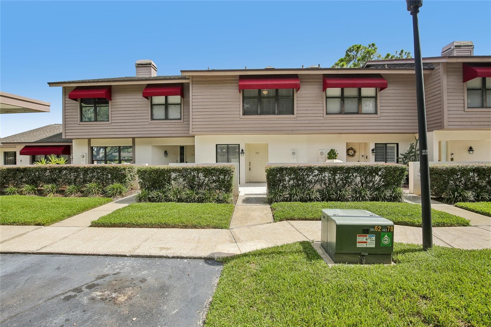 717 OAK PARK PLACE