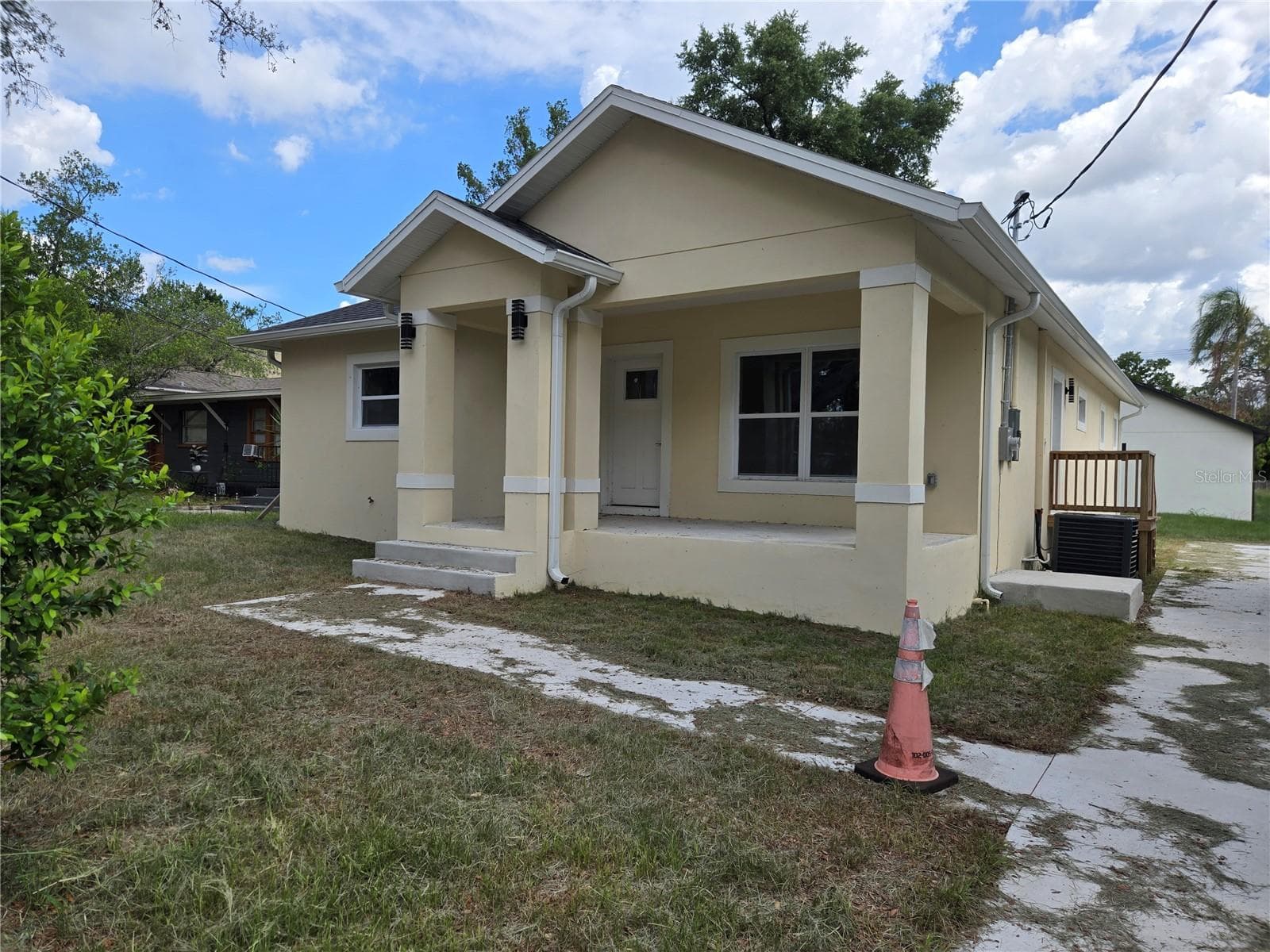 704 ORCHID AVENUE