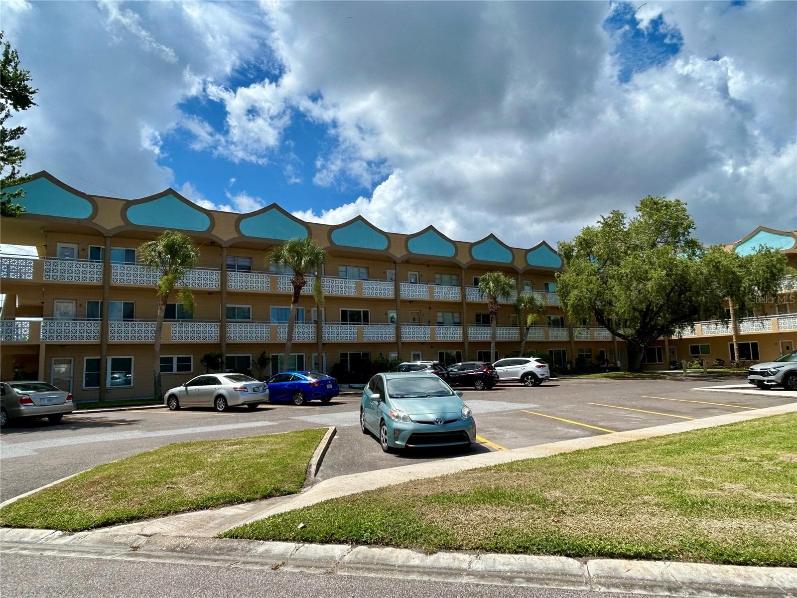 2467 FINLANDIA LANE
