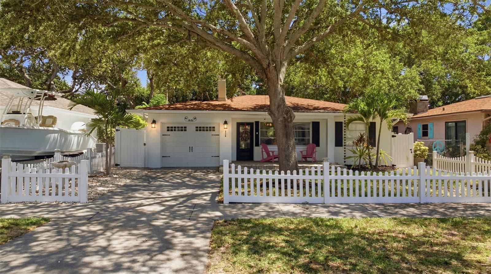 1023 GRANADA STREET