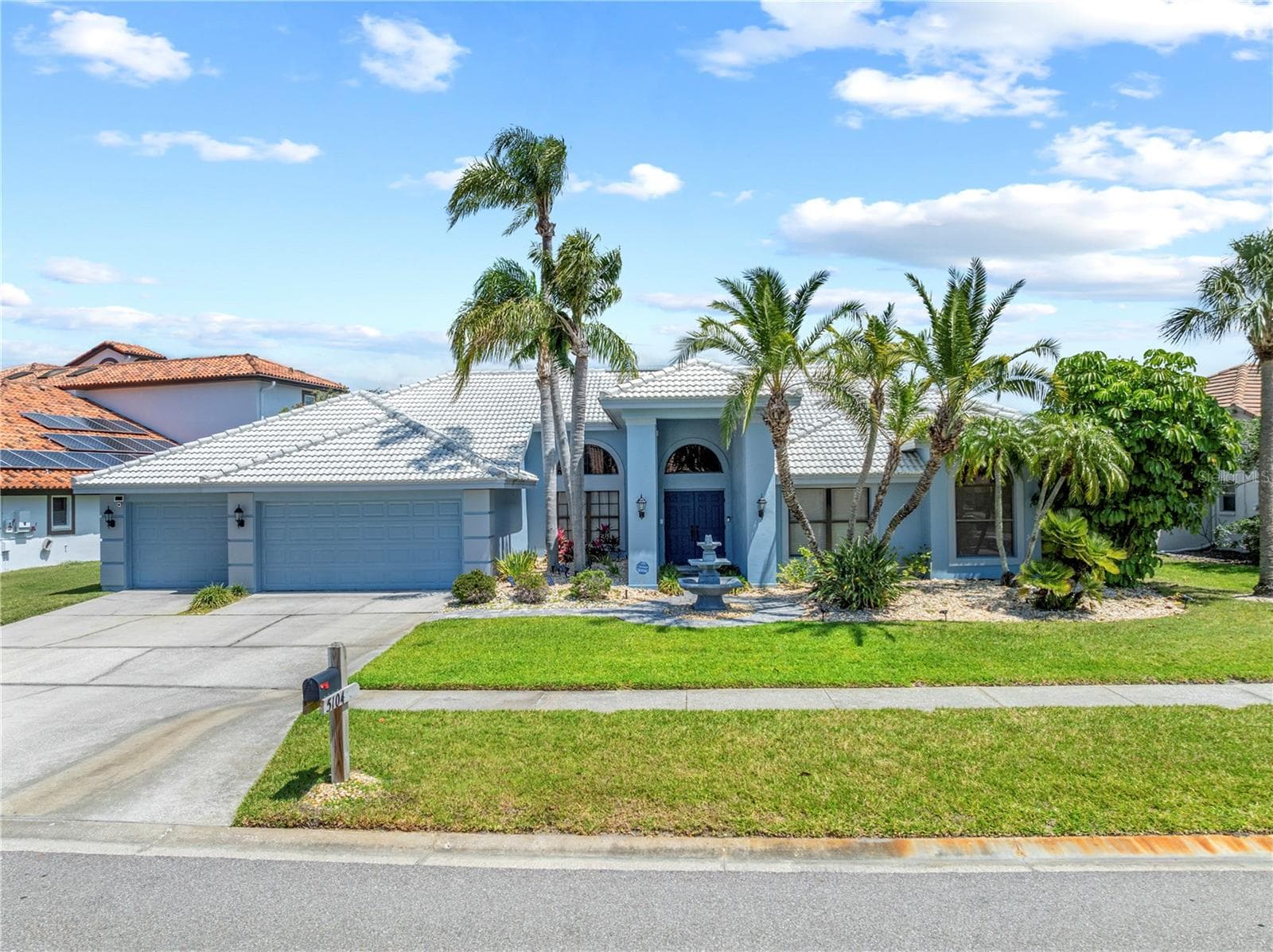 5104 LONGBOAT BOULEVARD