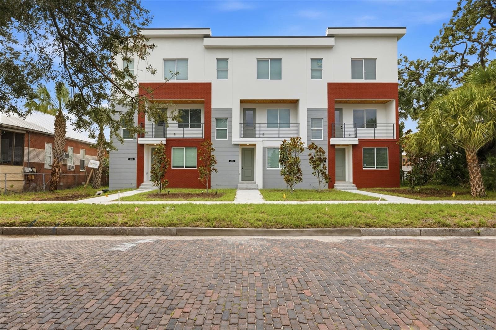 2138 NASSAU STREET