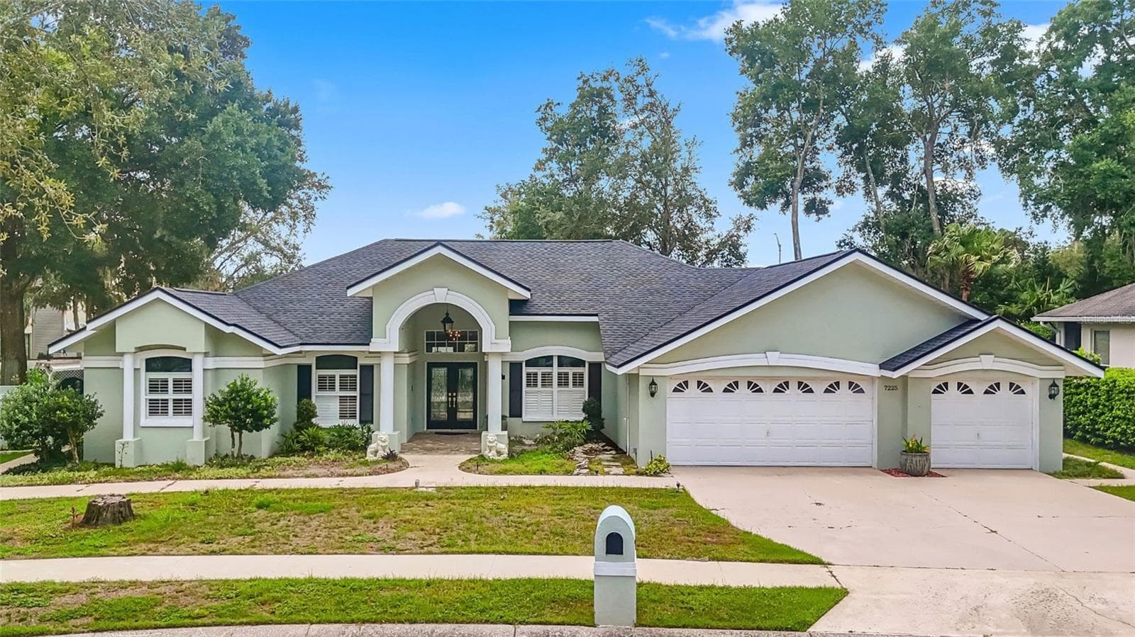 7225 RIVER FOREST LANE