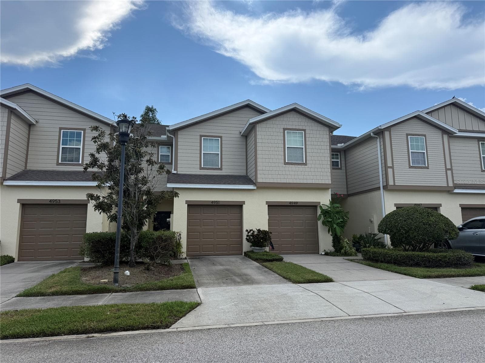 4951 WHITE SANDERLING COURT