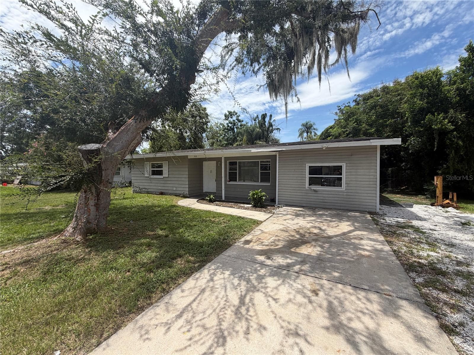 912 SKYVIEW DRIVE