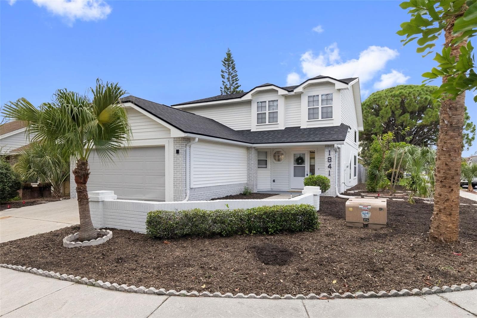 1841 SPRINGWOOD CIRCLE