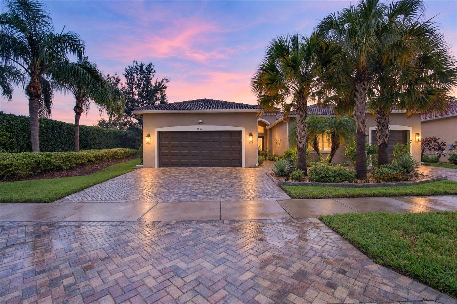 5002 EMERALD ISLE DRIVE