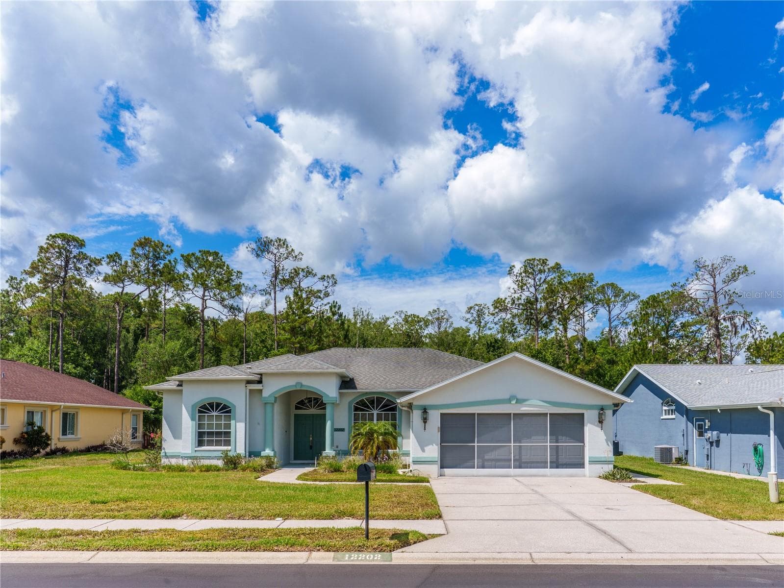 12202 ROSELAND DRIVE