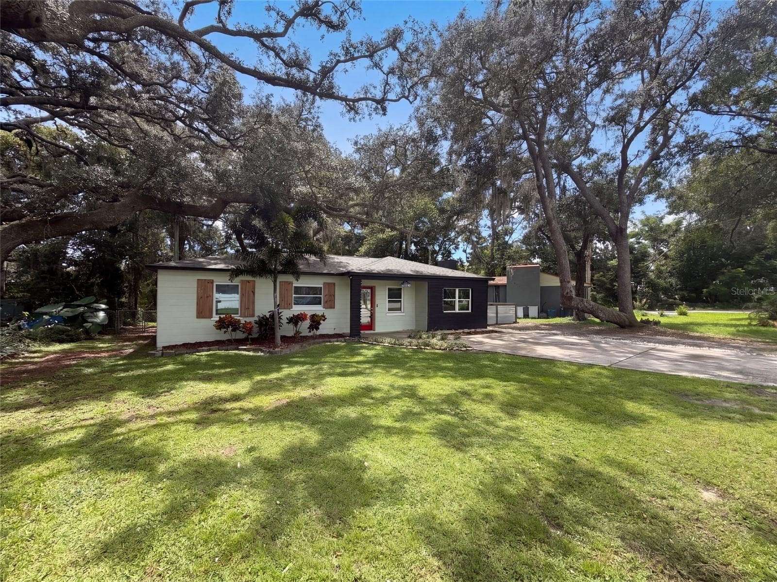 10806 ELBOW DRIVE