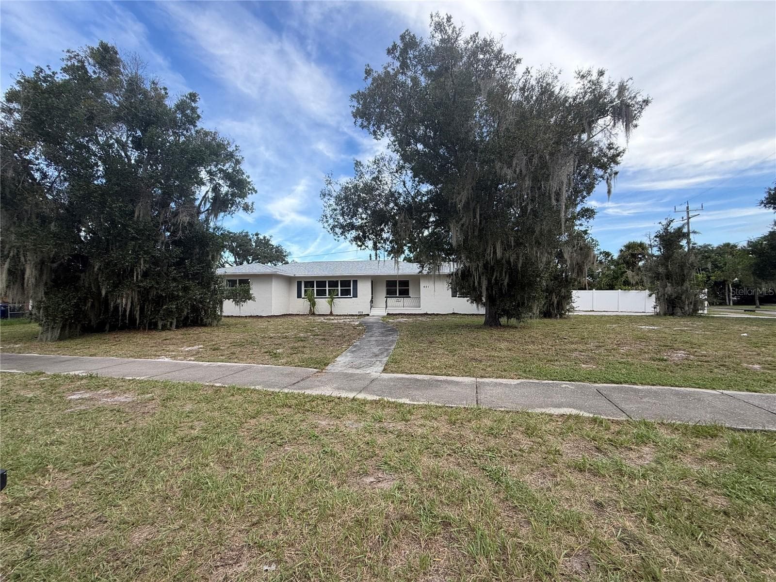 601 MYRTLE WAY