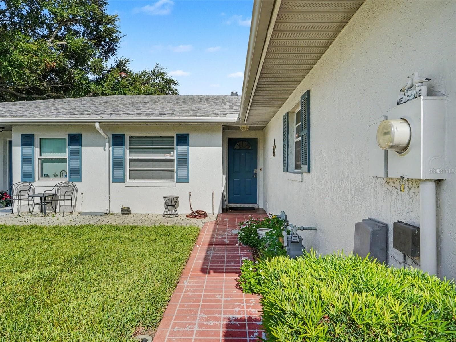 1525 OAKVIEW CIRCLE